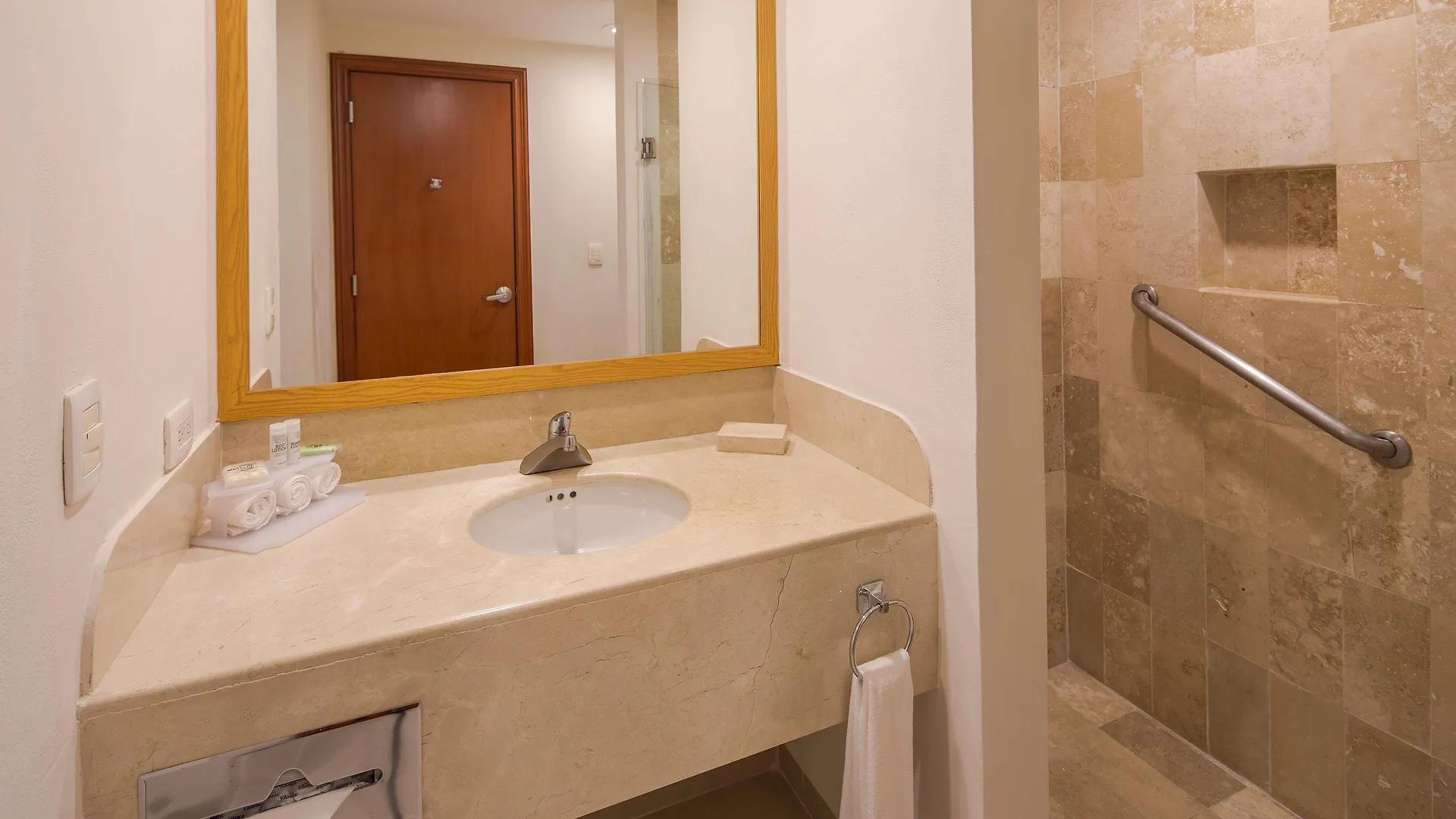 Hotel Wyndham Garden Playa Del Carmen 5*,  Messico